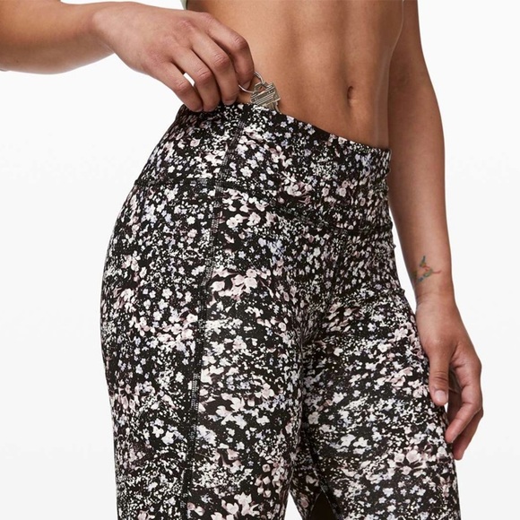 Lululemon - Pace Rival Crop 22" - Floral Spritz Multi / Black - Picture 5 of 15